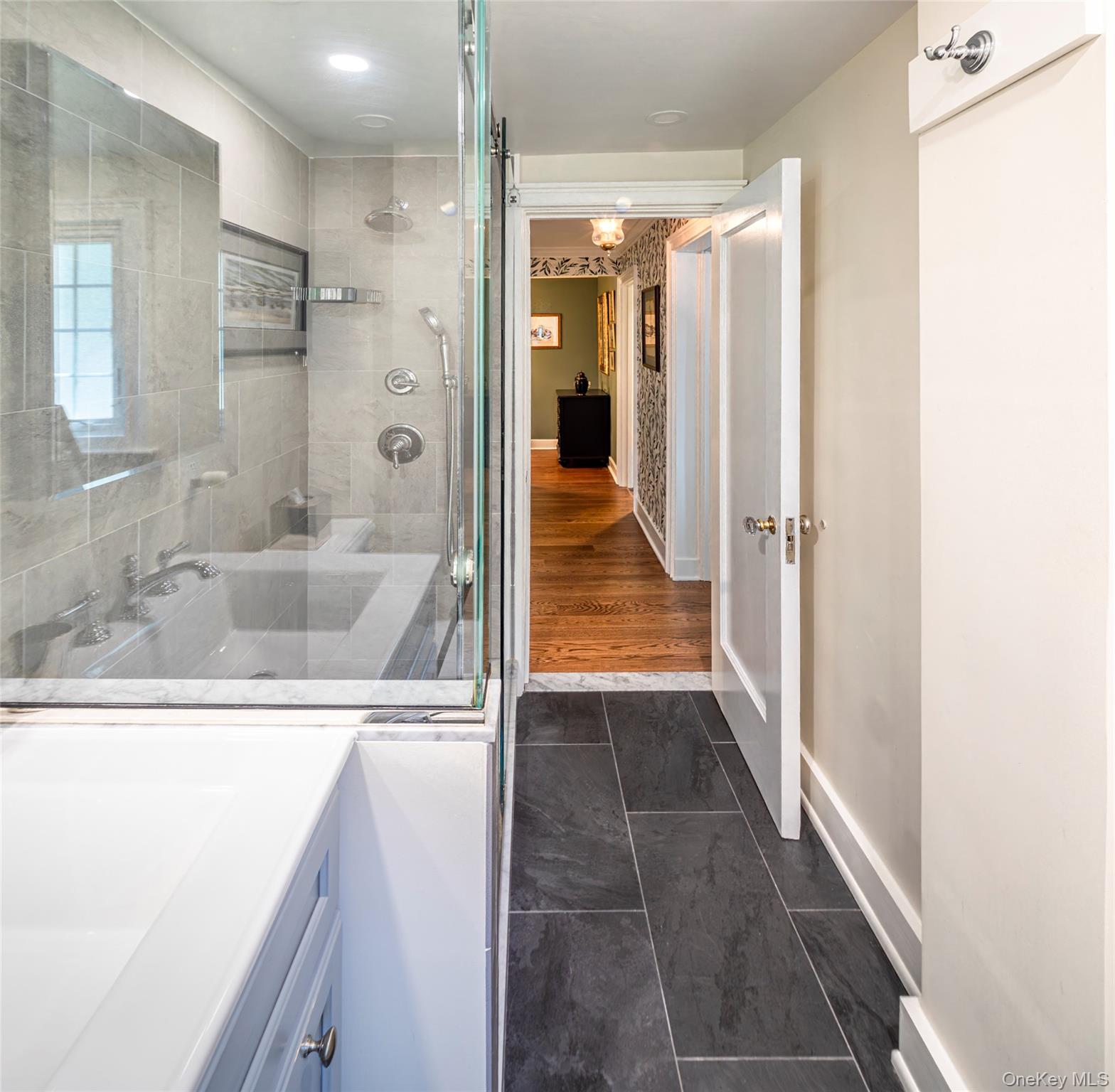 17 Beechtree Lane, Unit 2E photo 16