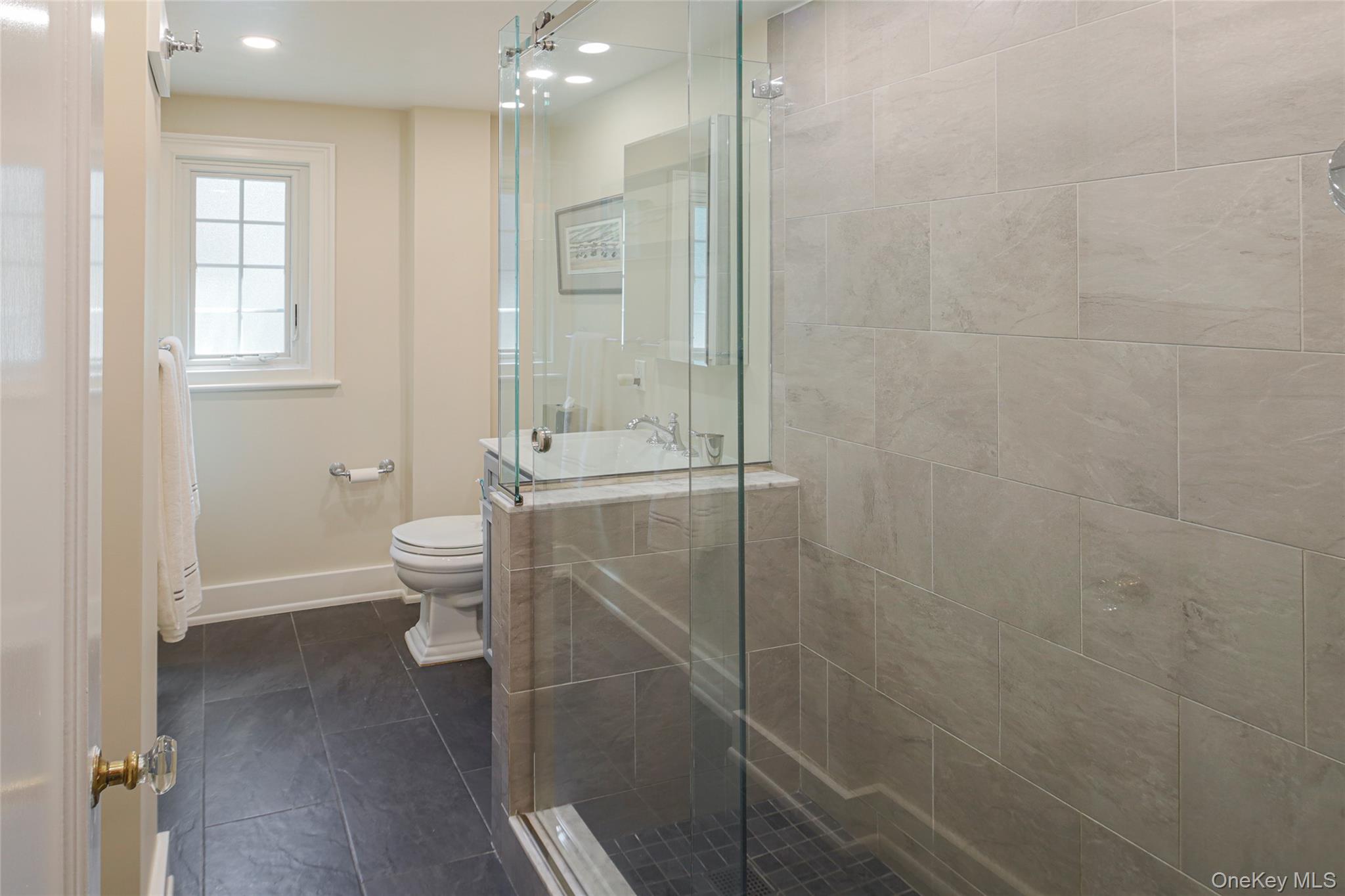 17 Beechtree Lane, Unit 2E photo 15