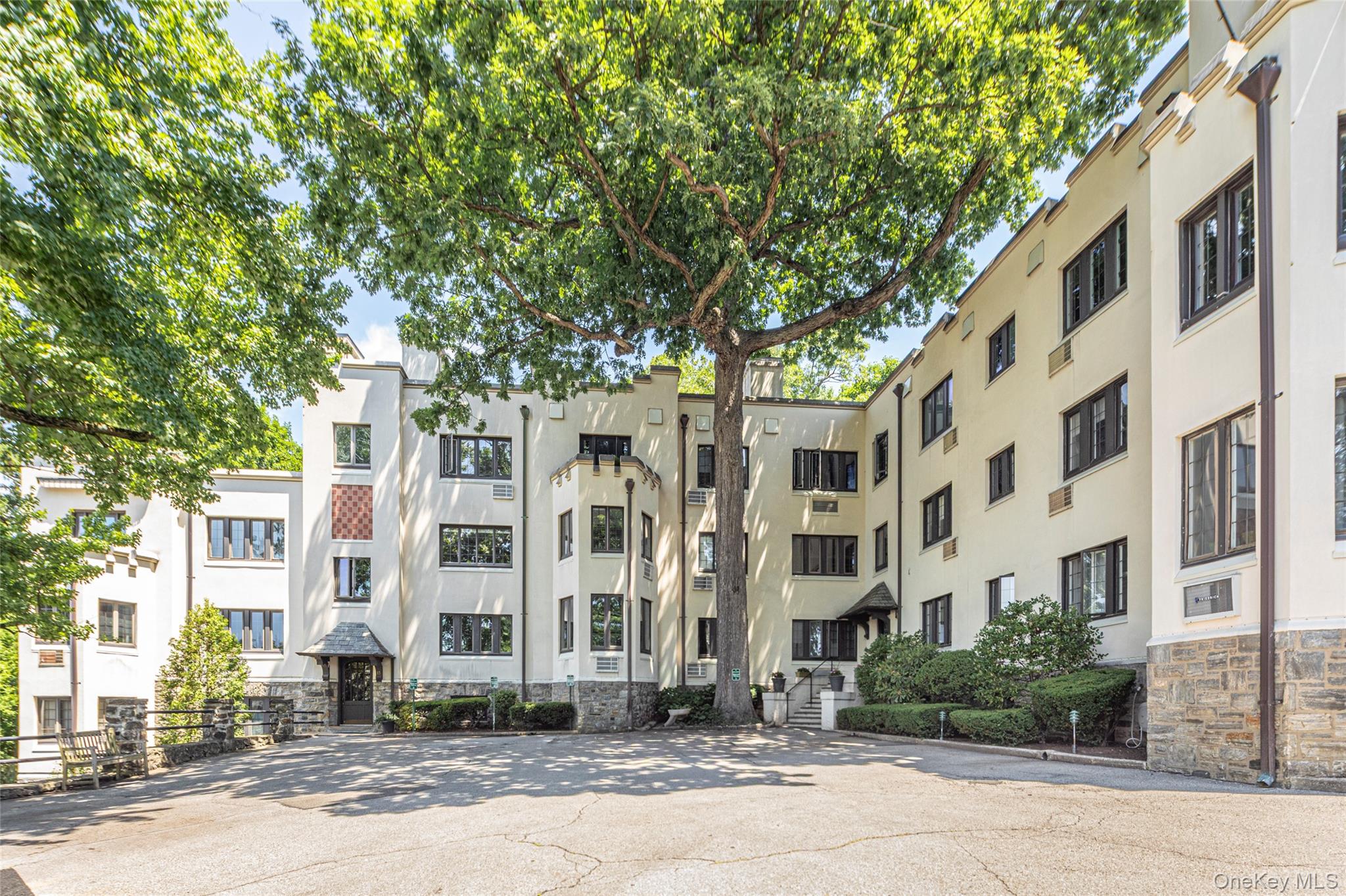 17 Beechtree Lane, Unit 2E photo 23