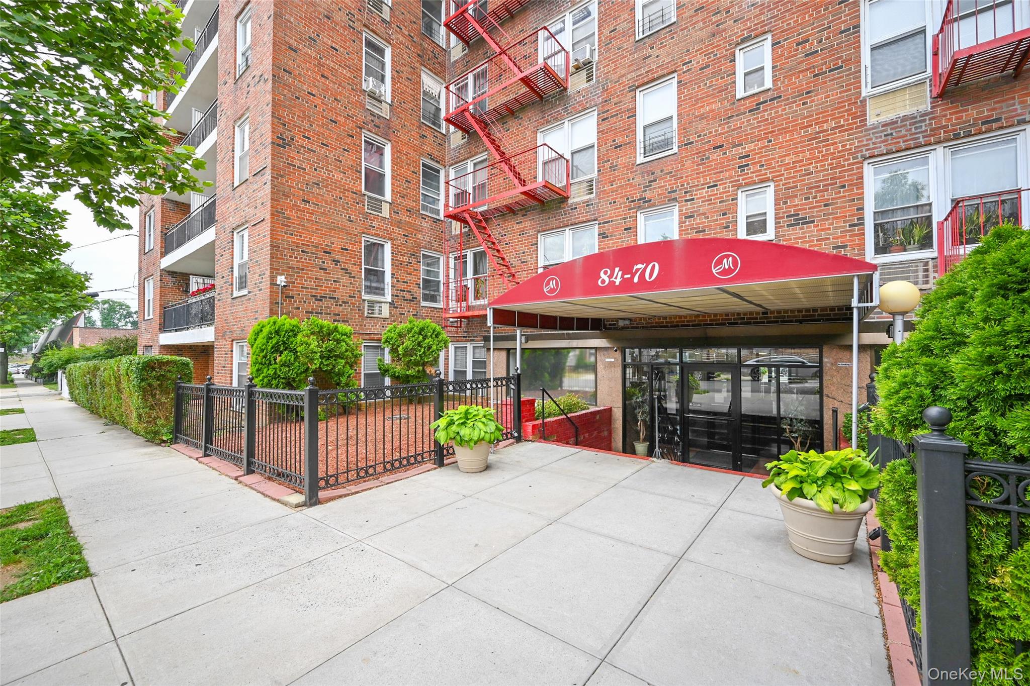 84-70 129th Street, Unit 6C photo 3