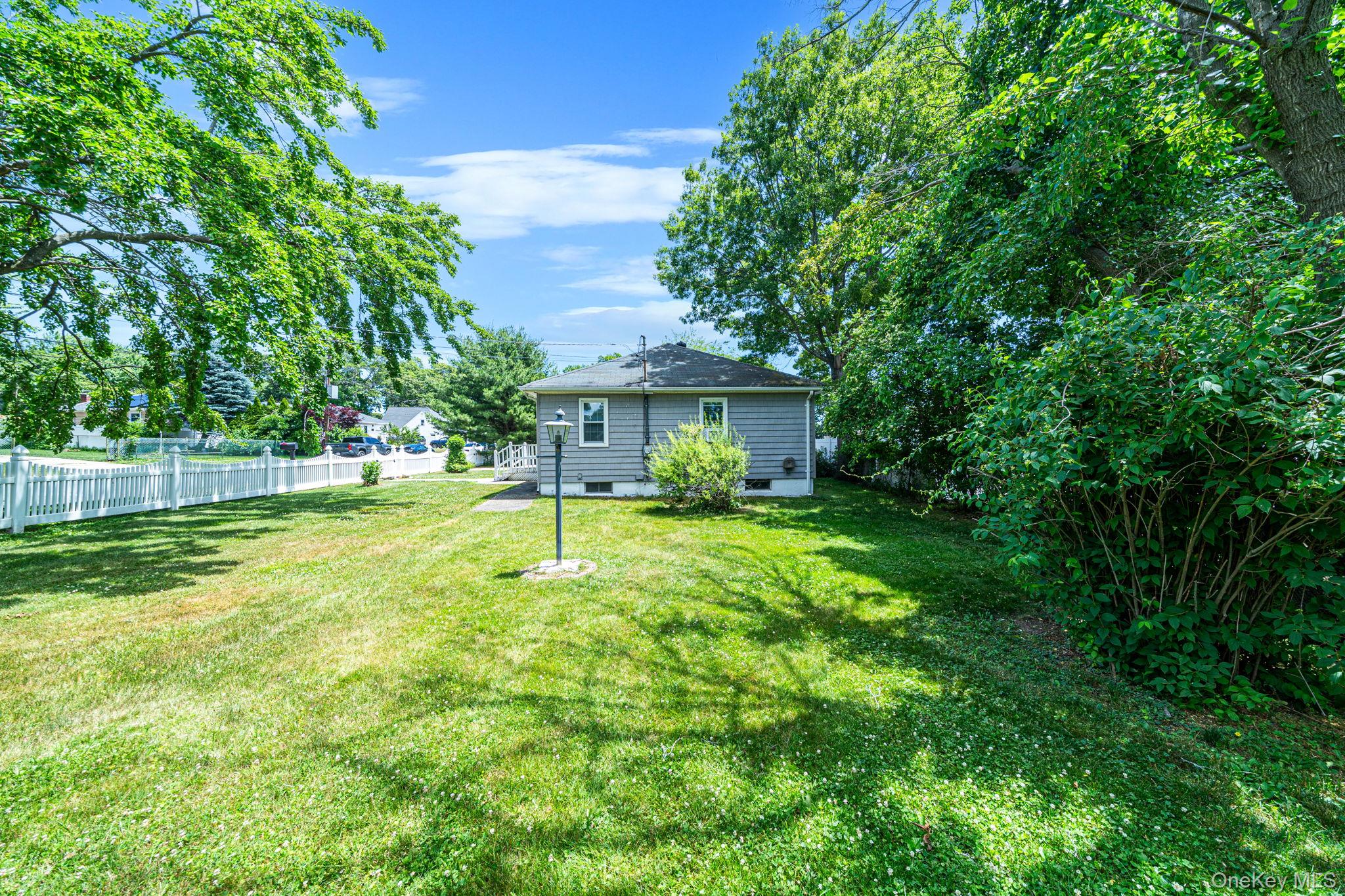 14 Pinelawn Avenue – For Sale photo 9