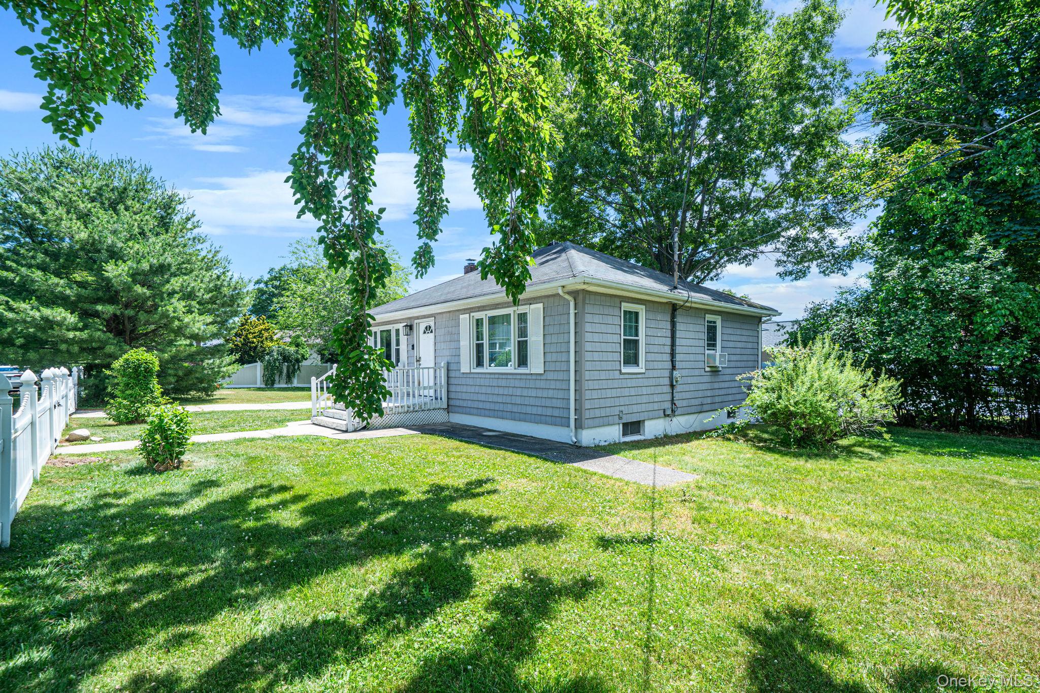 14 Pinelawn Avenue – For Sale photo 5