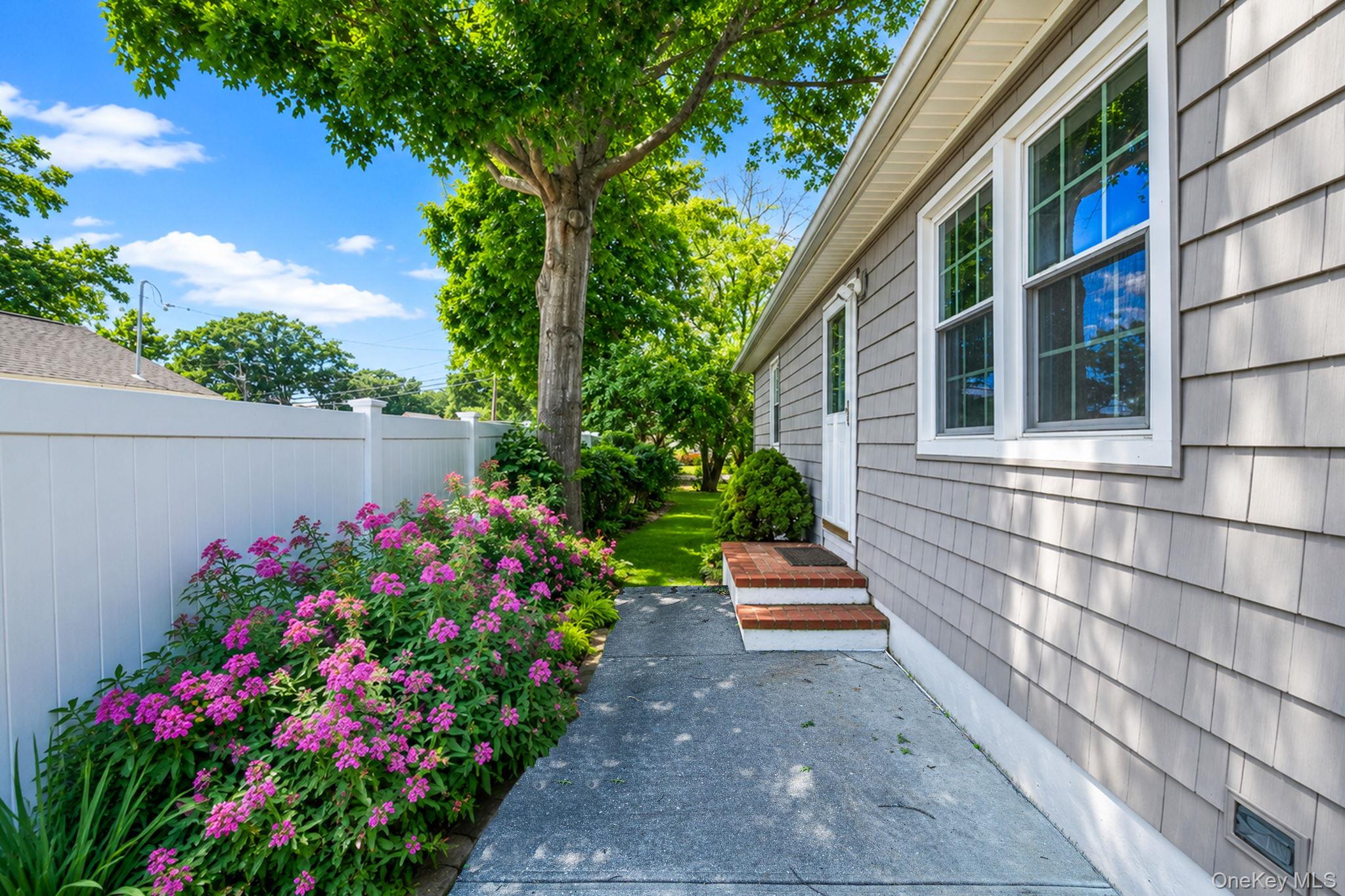 14 Pinelawn Avenue – For Sale photo 8