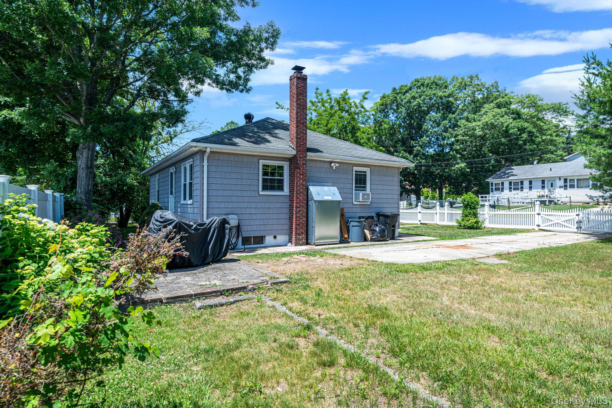 14 Pinelawn Avenue – For Sale photo 7