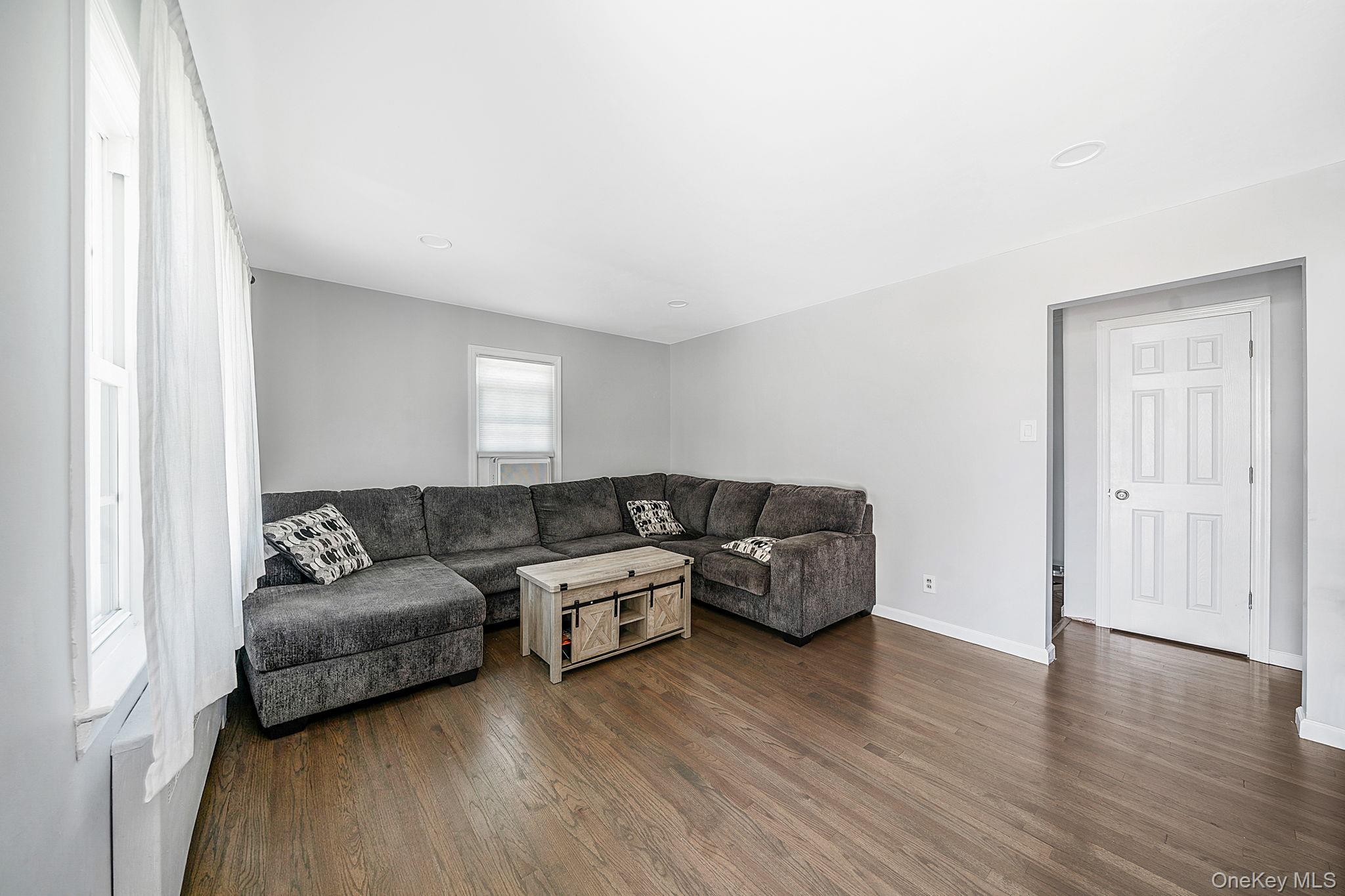 14 Pinelawn Avenue – For Sale photo 10