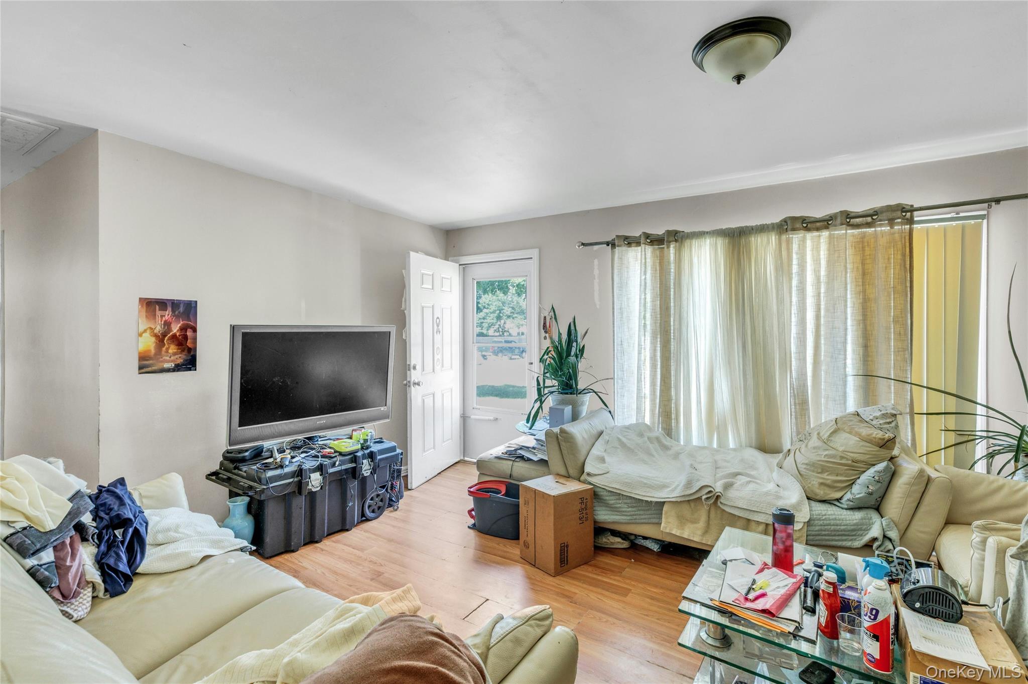 903 Provost Avenue – For Sale photo 3