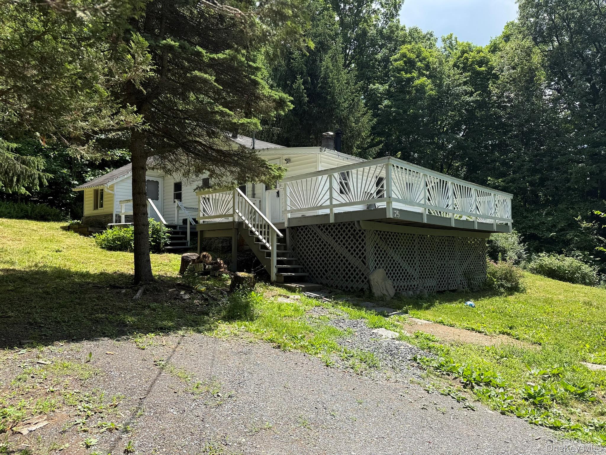 25 Gloria Trail – For Sale photo 2