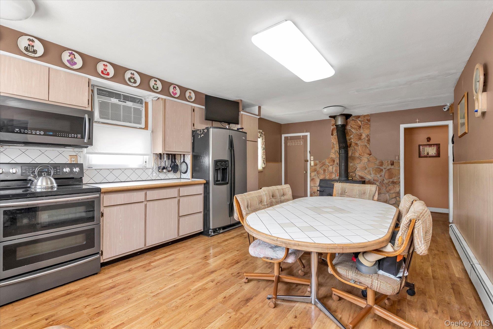 20 Francine Drive N – For Sale photo 3