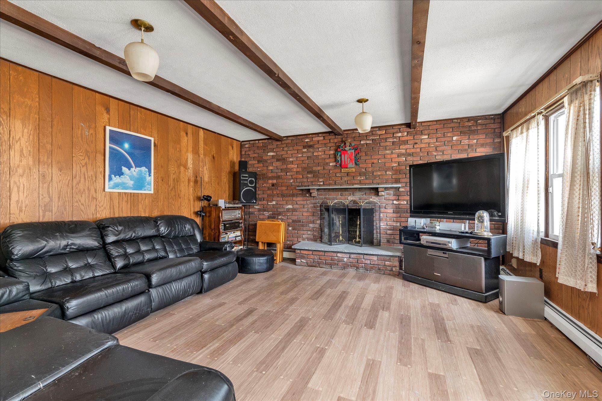 20 Francine Drive N – For Sale photo 4