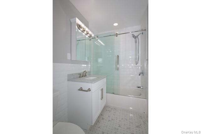 183 N Wellwood Avenue, Unit 8 photo 10