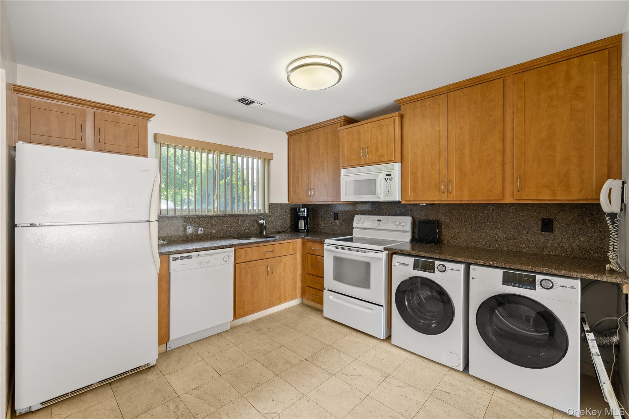 650 Newbridge Road, Unit 15 photo 4