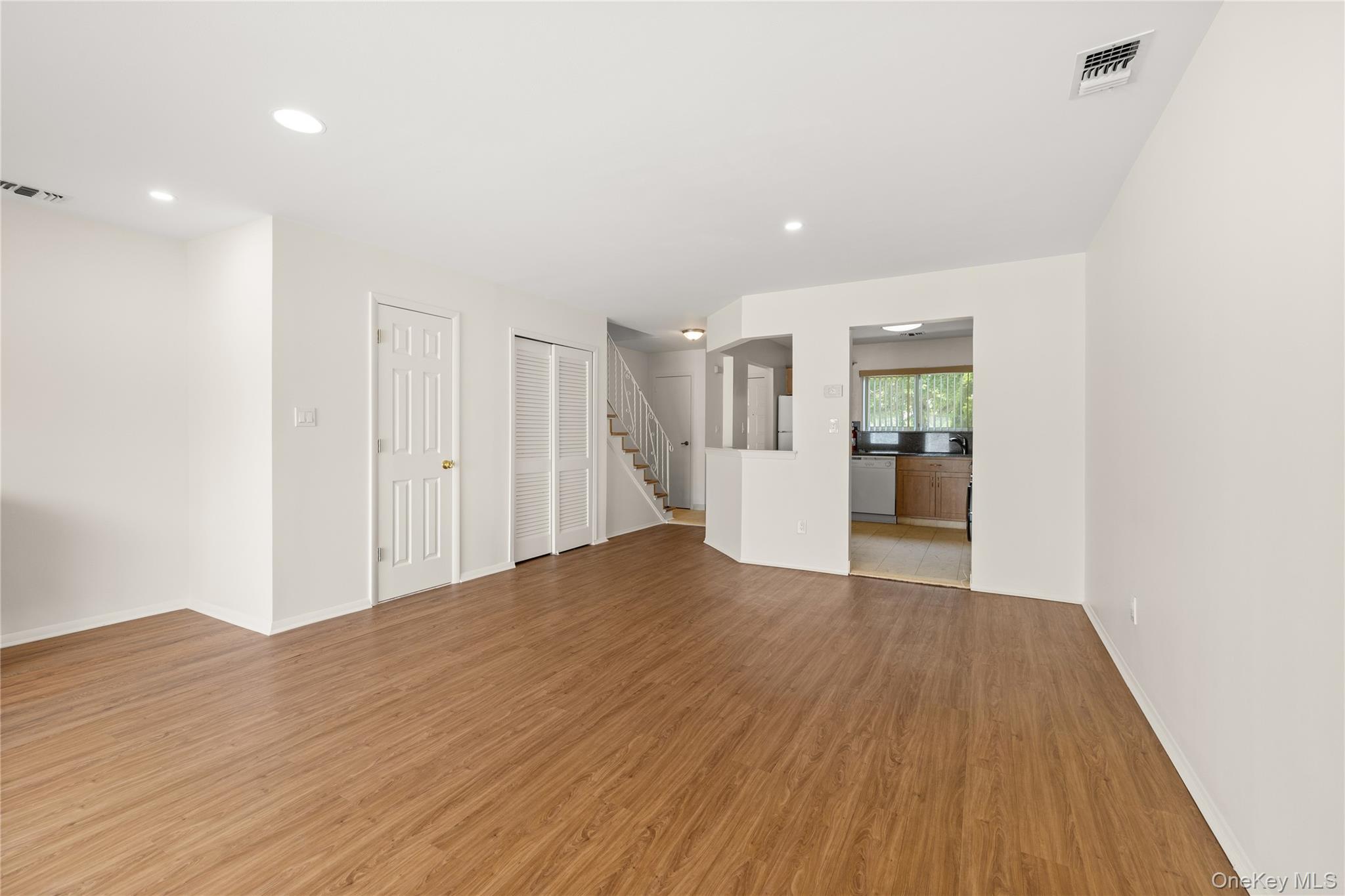 650 Newbridge Road, Unit 15 photo 5