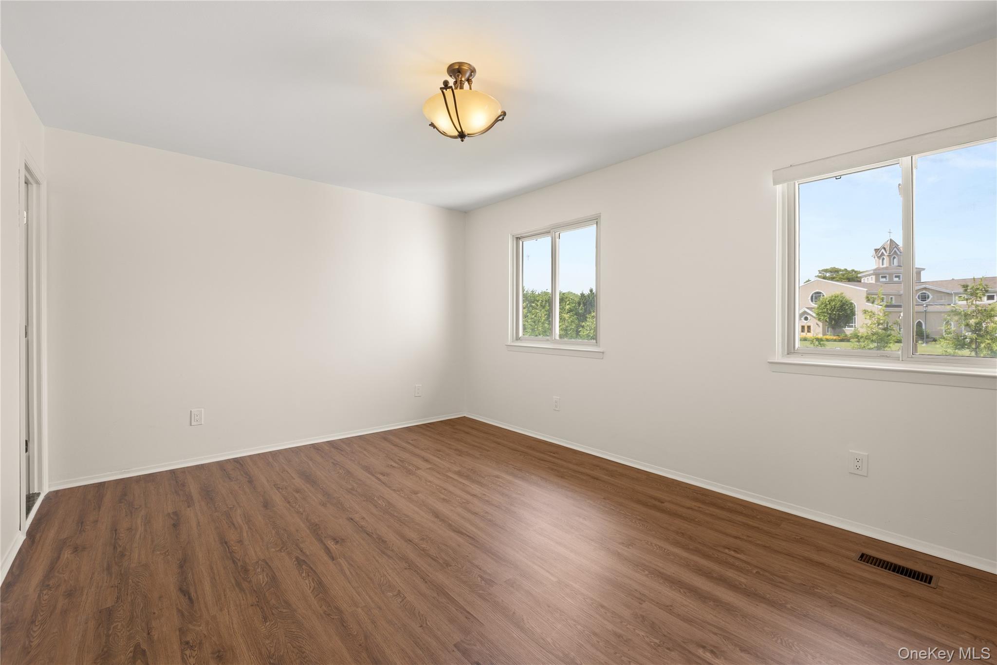 650 Newbridge Road, Unit 15 photo 12
