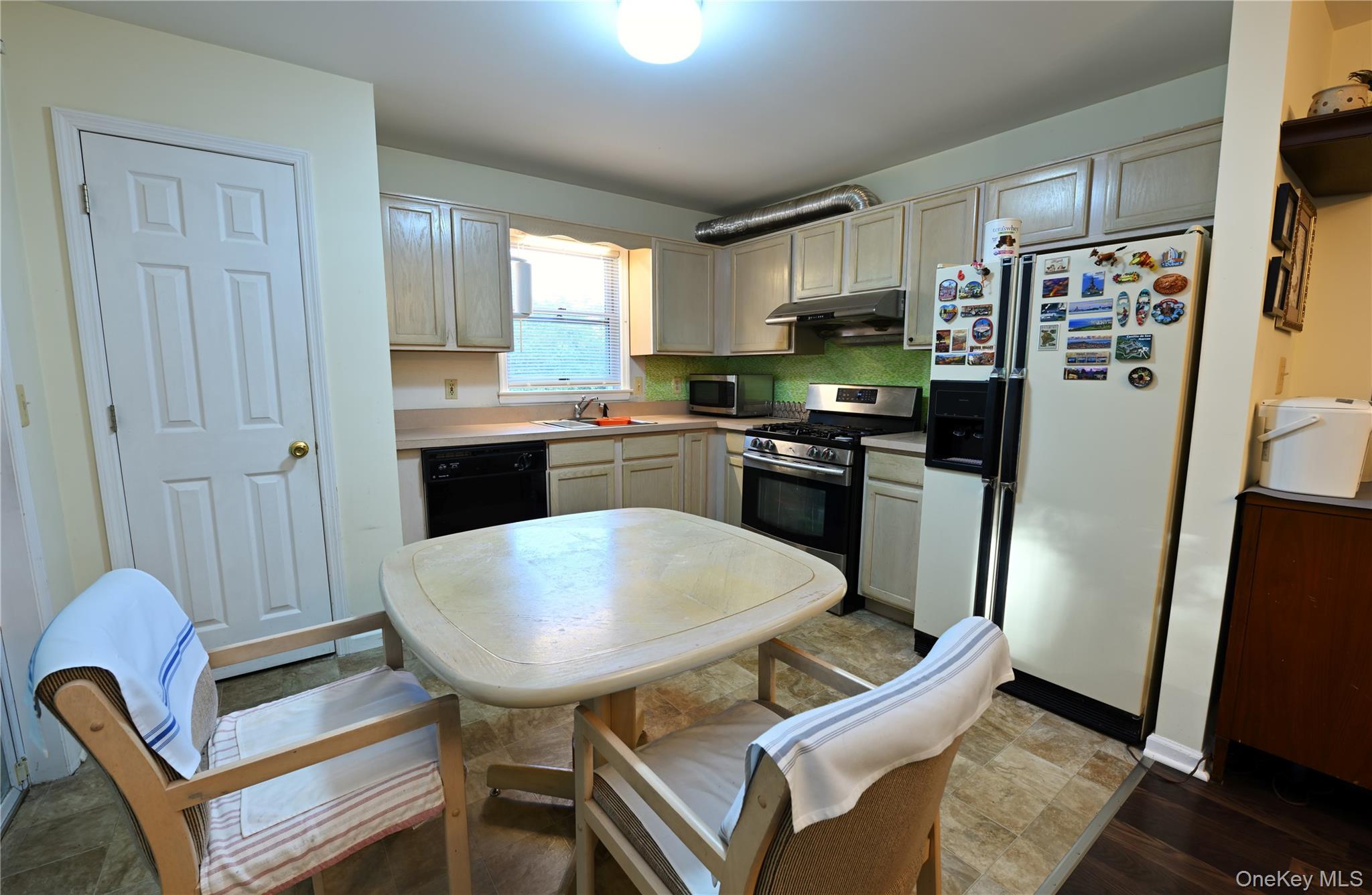 12 Walnut Lane – For Sale photo 8