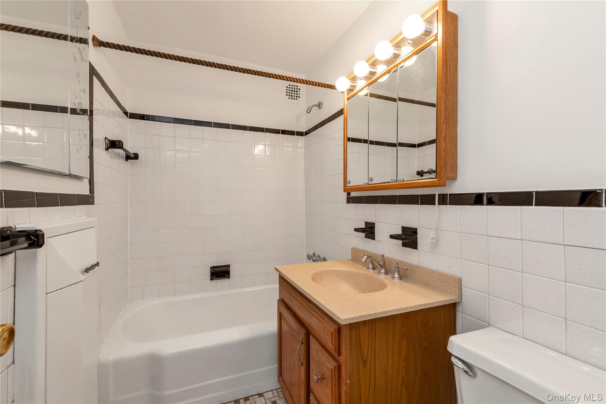 45 Hill Park Avenue, Unit 3D photo 18