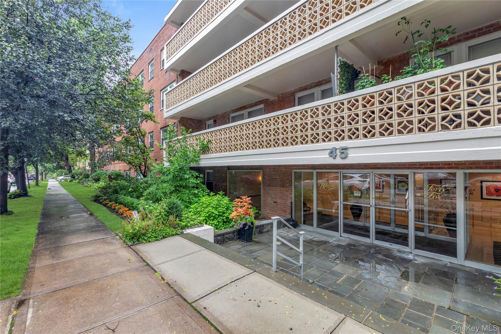 45 Hill Park Avenue, Unit 3D