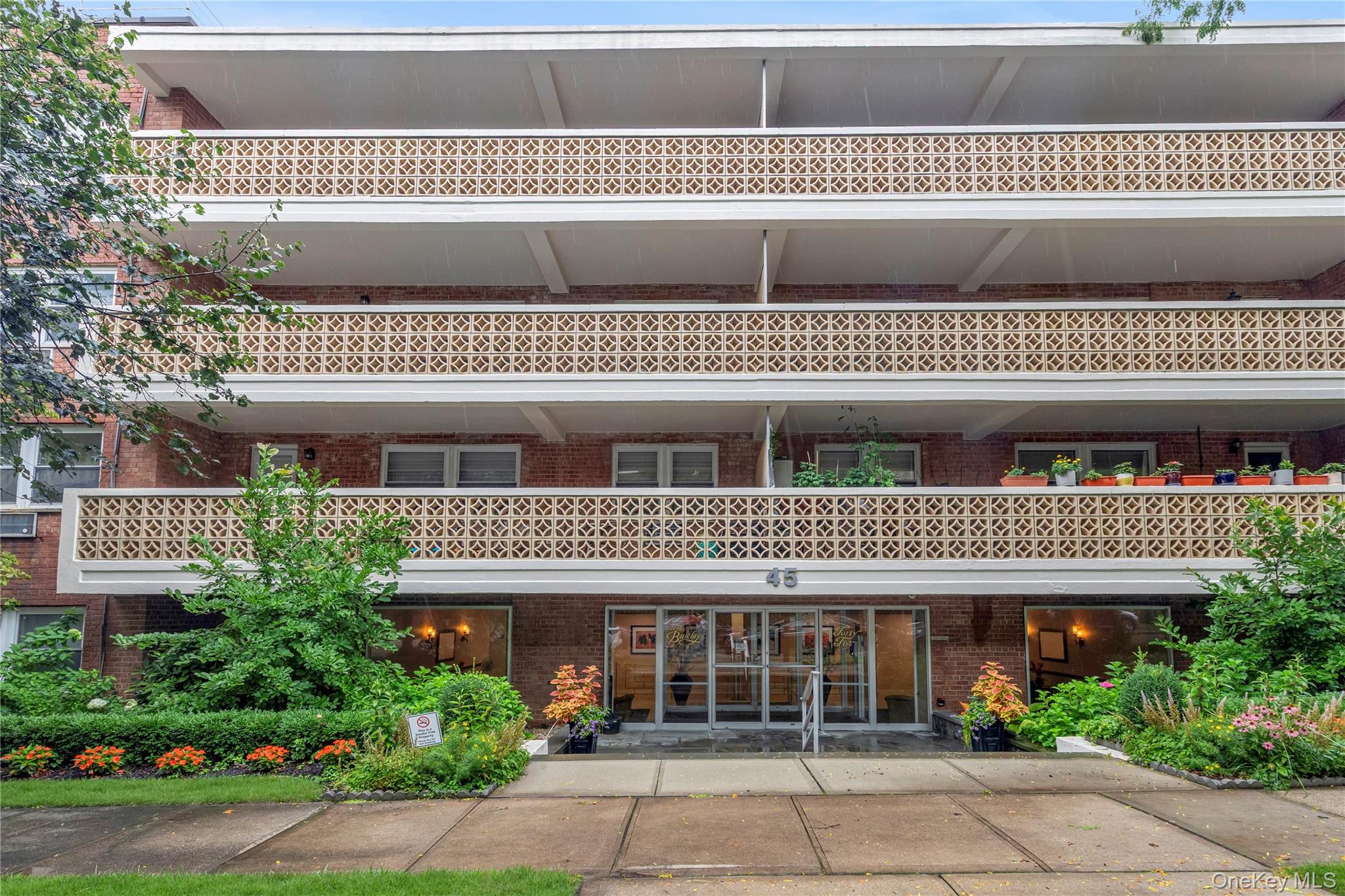 45 Hill Park Avenue, Unit 3D photo 2