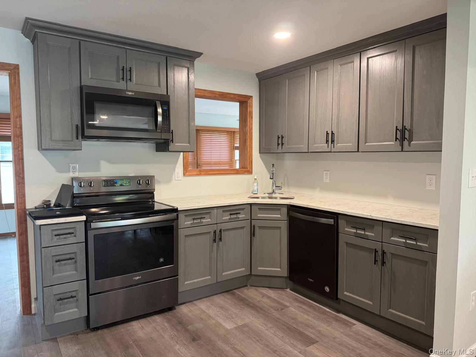 218 Bayview Drive – For Rent