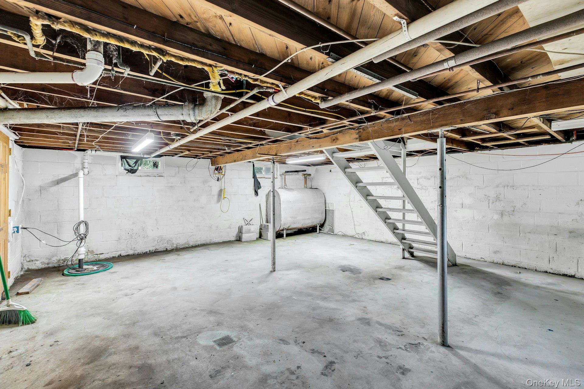 96 Washington Drive – For Sale photo 20