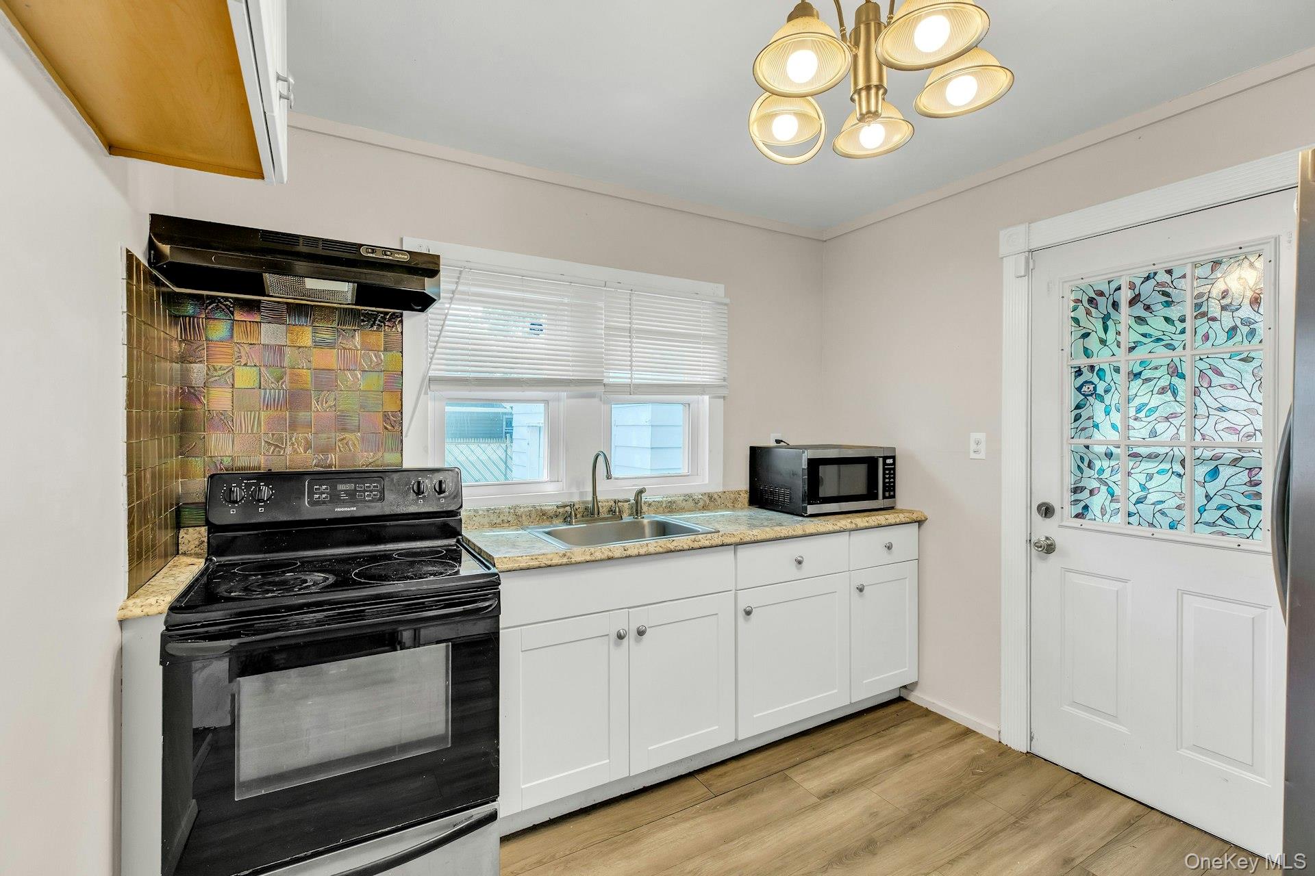 96 Washington Drive – For Sale photo 16