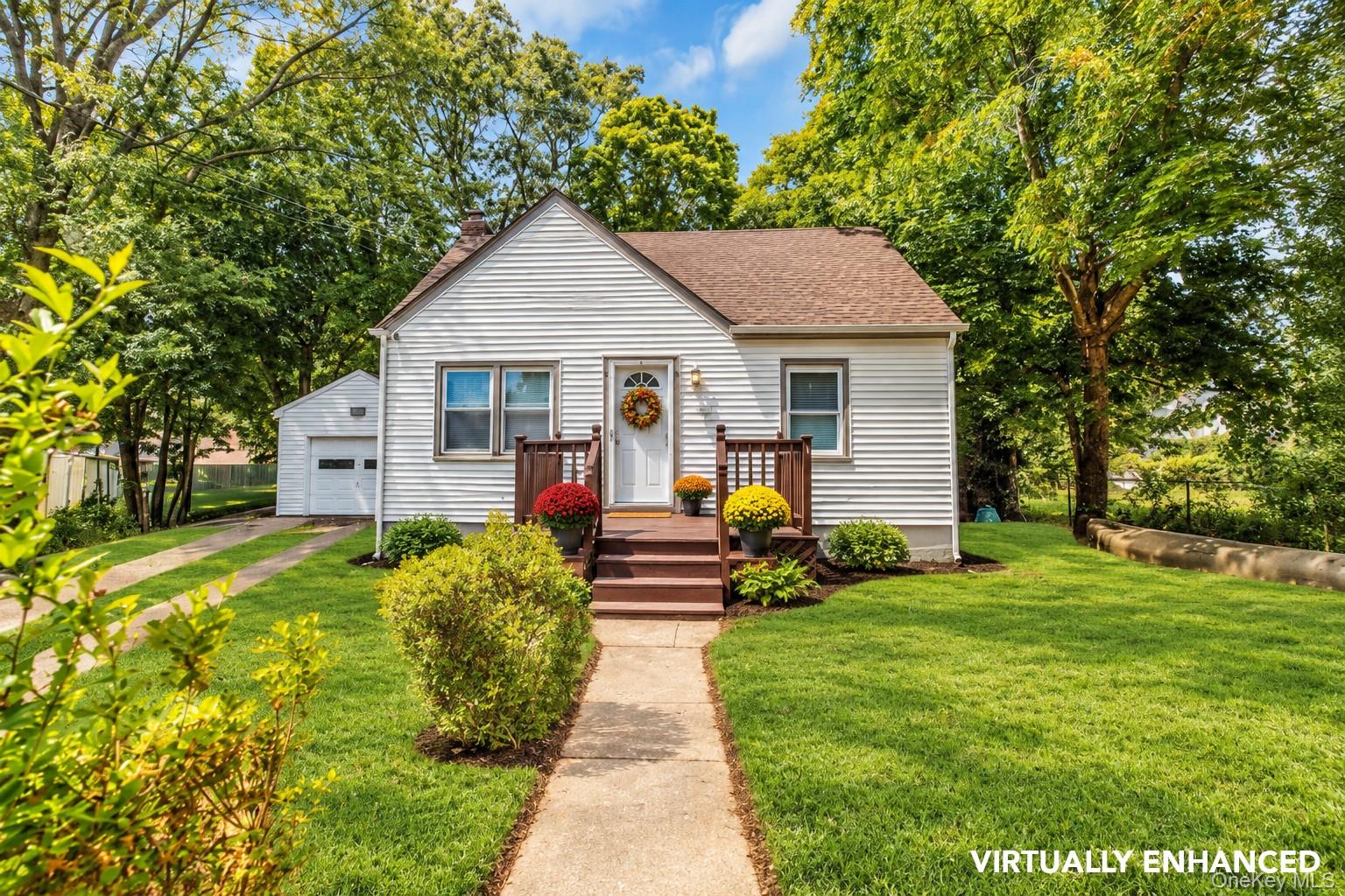 96 Washington Drive – For Sale photo 2