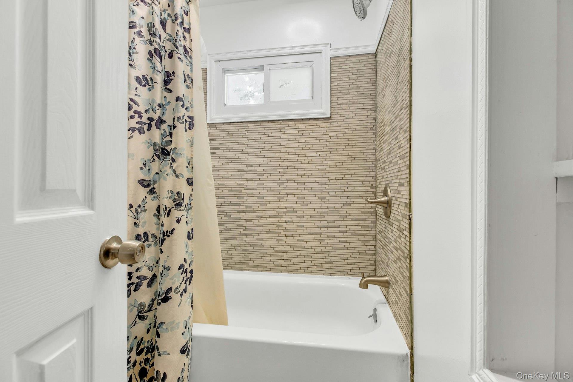 96 Washington Drive – For Sale photo 17
