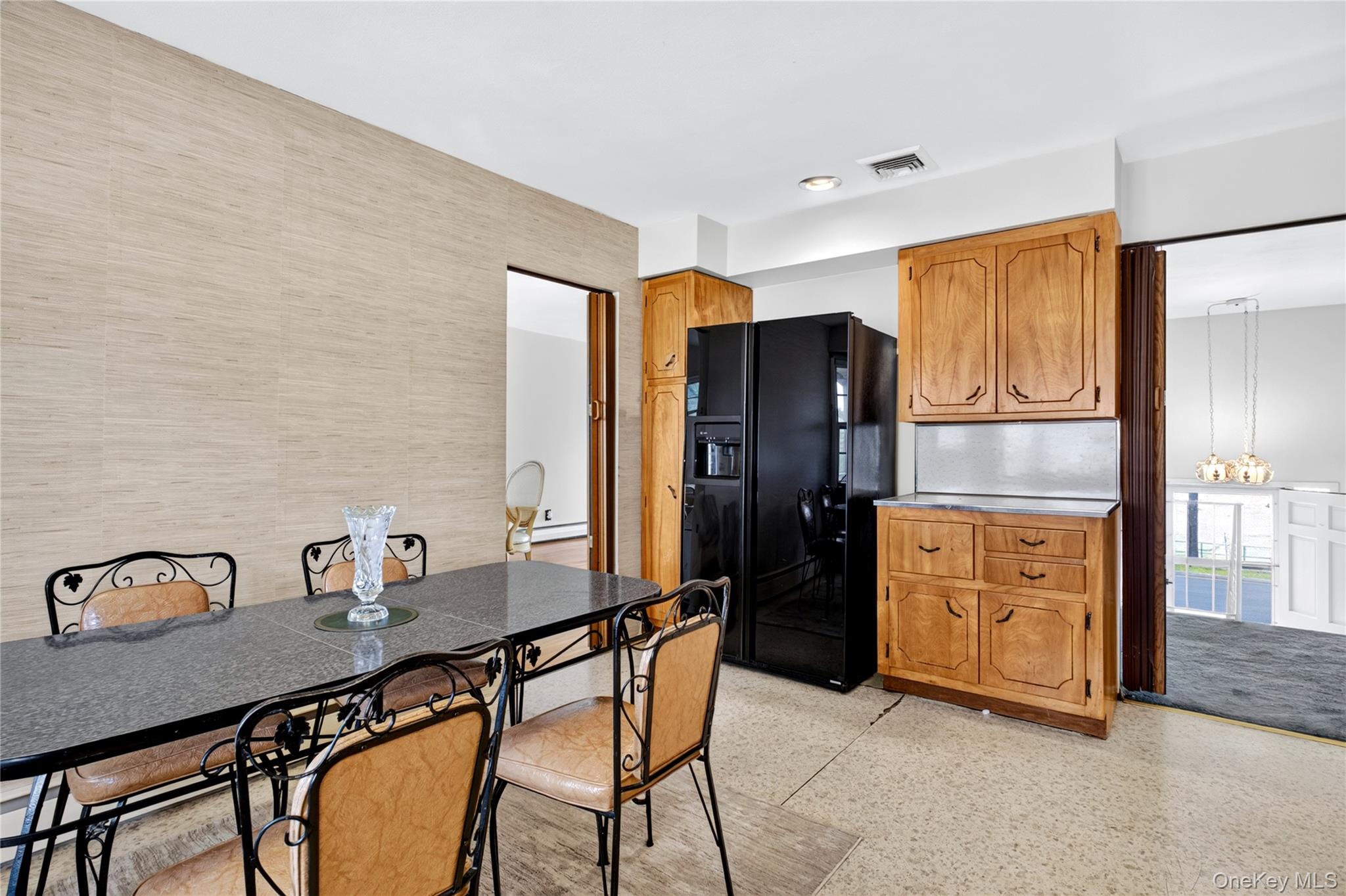 726 University Street – For Sale photo 7