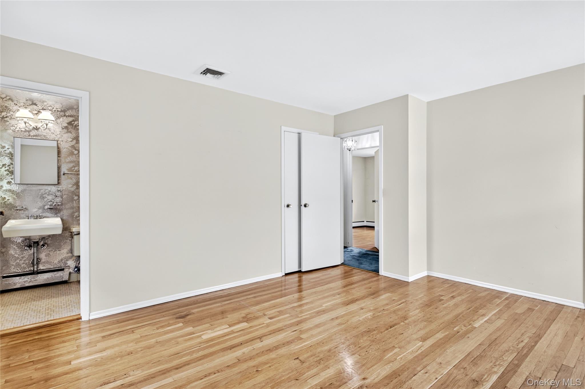 726 University Street – For Sale photo 11
