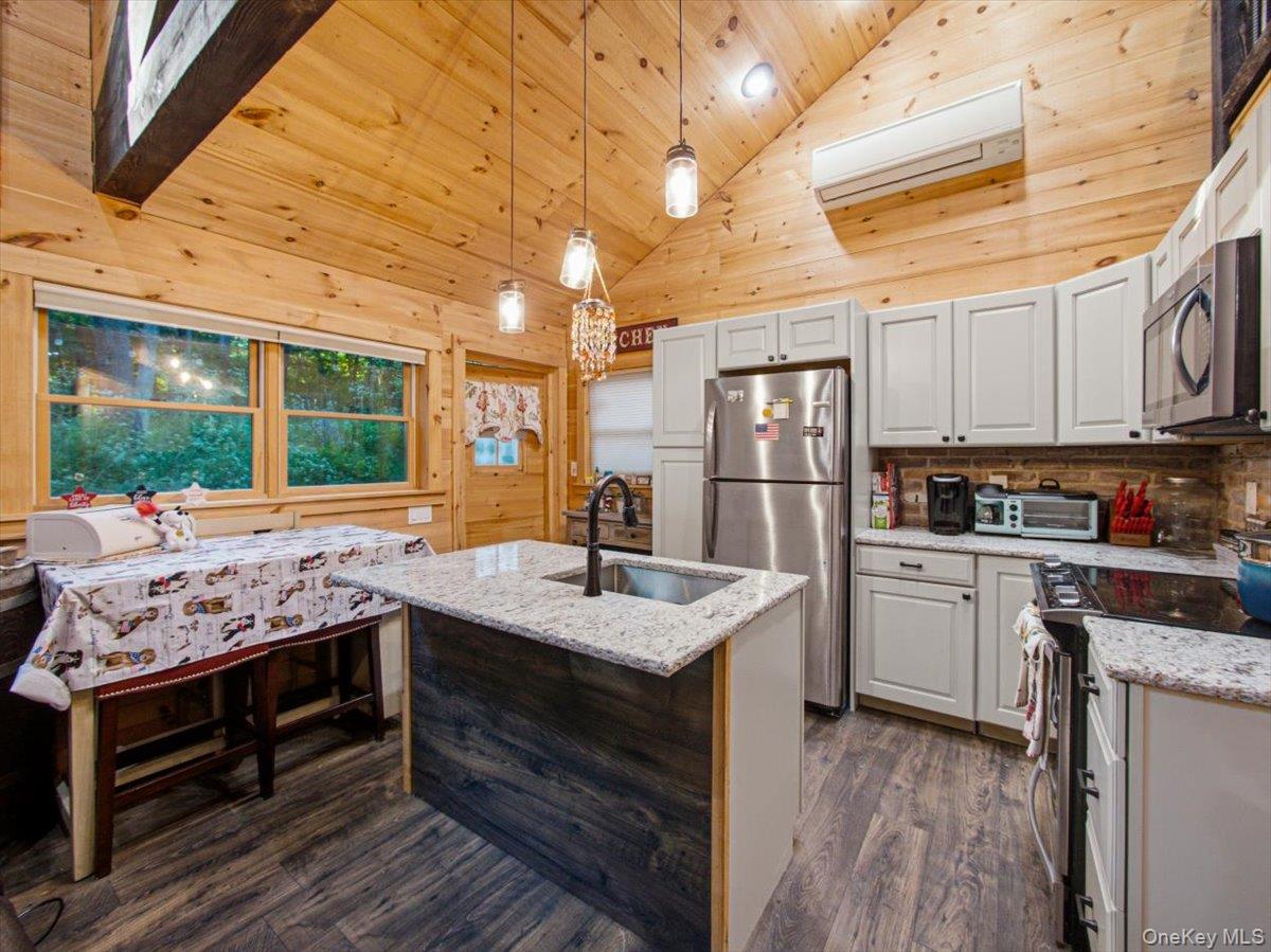 266 Sylvan Lake Rd, Unit B-19 photo 12