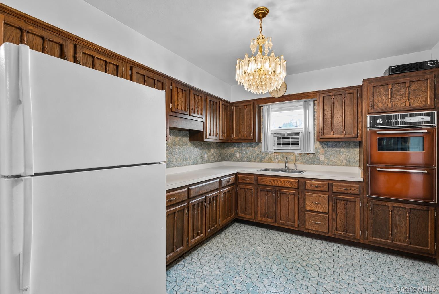 442 Albern Avenue – For Sale photo 3