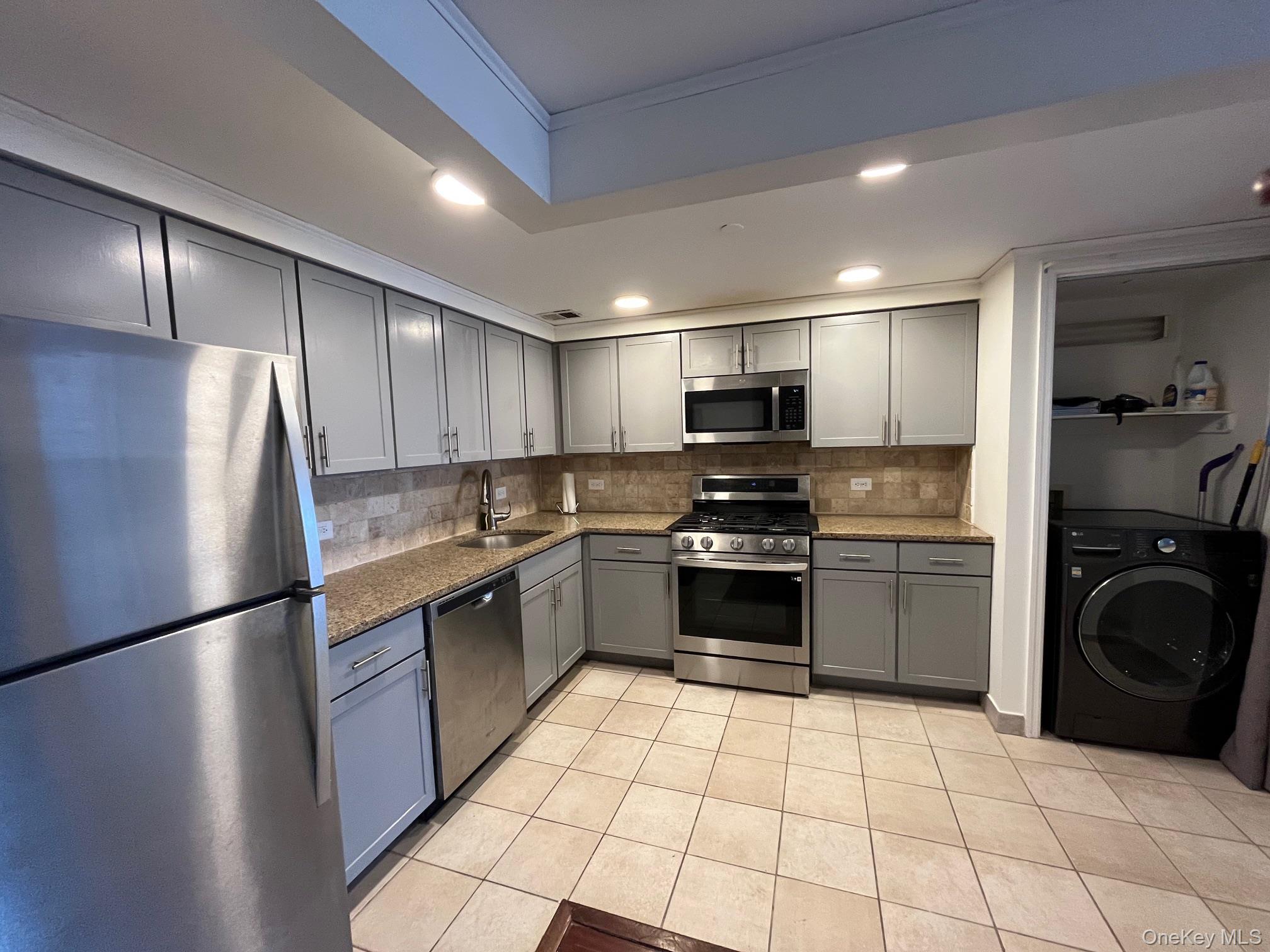 143-41 84th Drive, Unit 6E photo 2