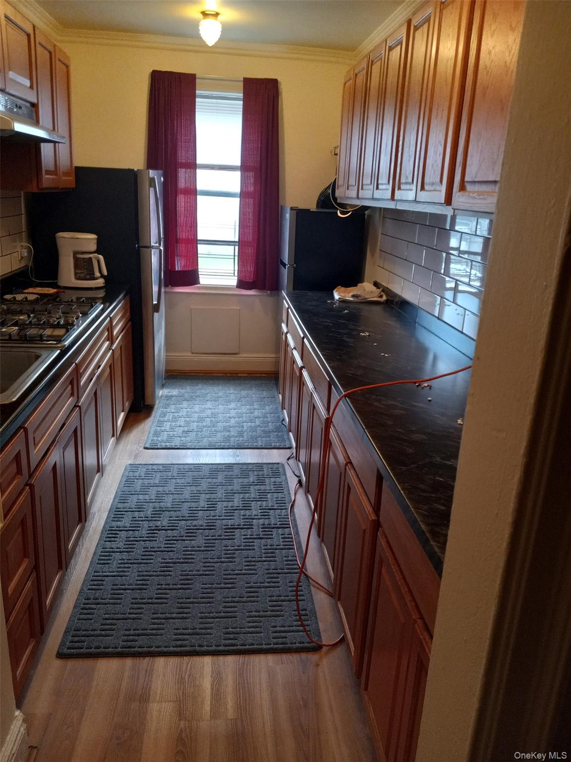 475 Bronx River Road, Unit 1B photo 9