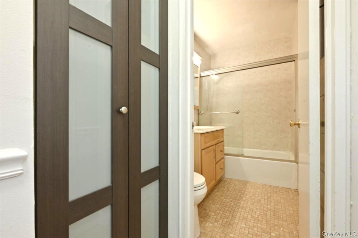 101 Lincoln Avenue, Unit 4K photo 13