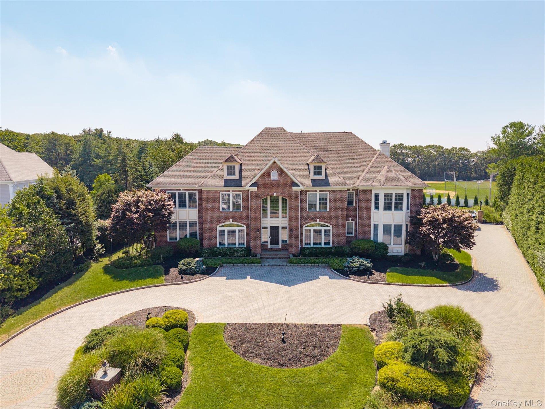 26 Legends Circle – For Sale photo 2