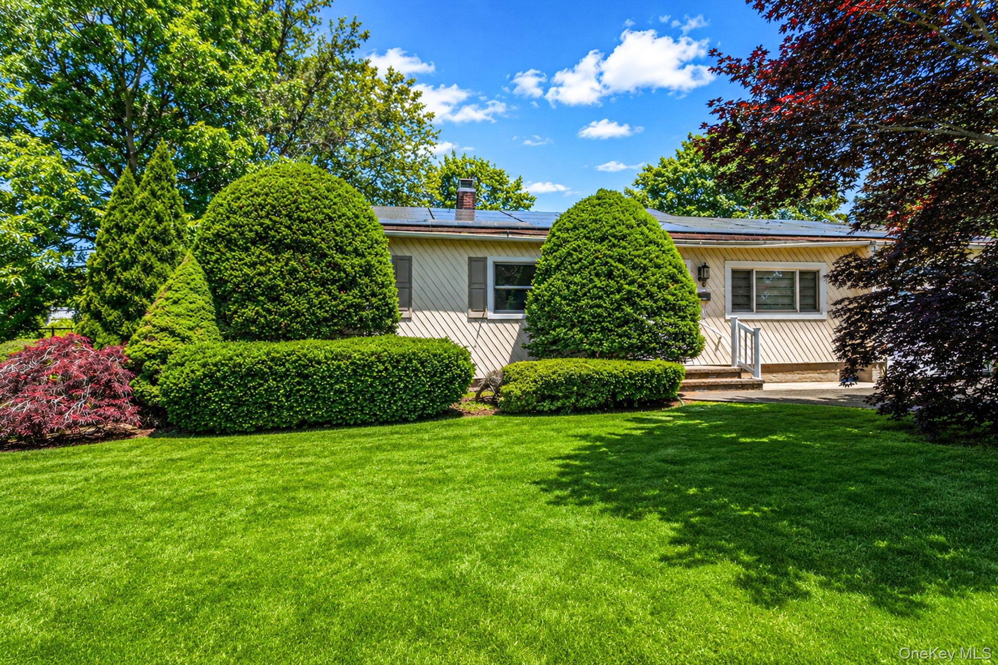 15 Edwin Avenue – For Sale photo 2
