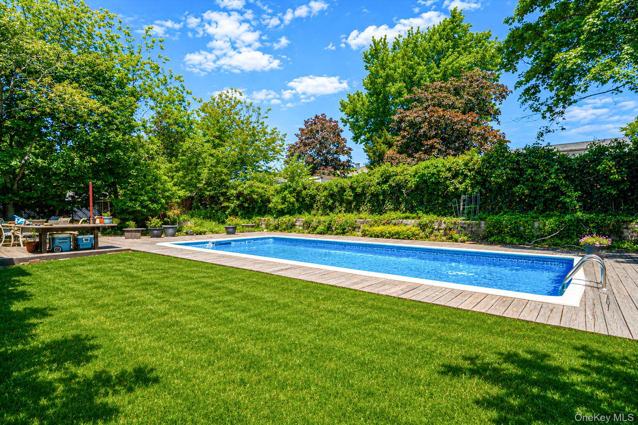 15 Edwin Avenue – For Sale photo 3