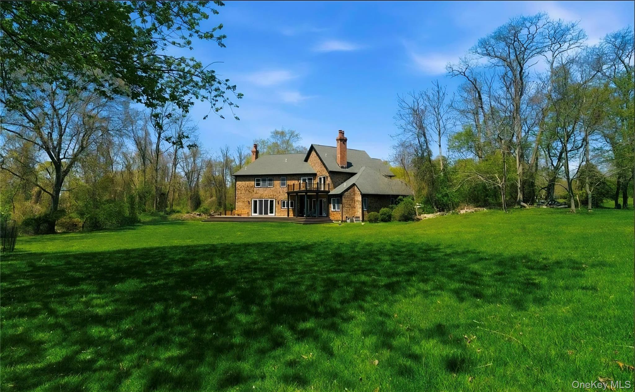 9 Locust Woods Drive – For Rent