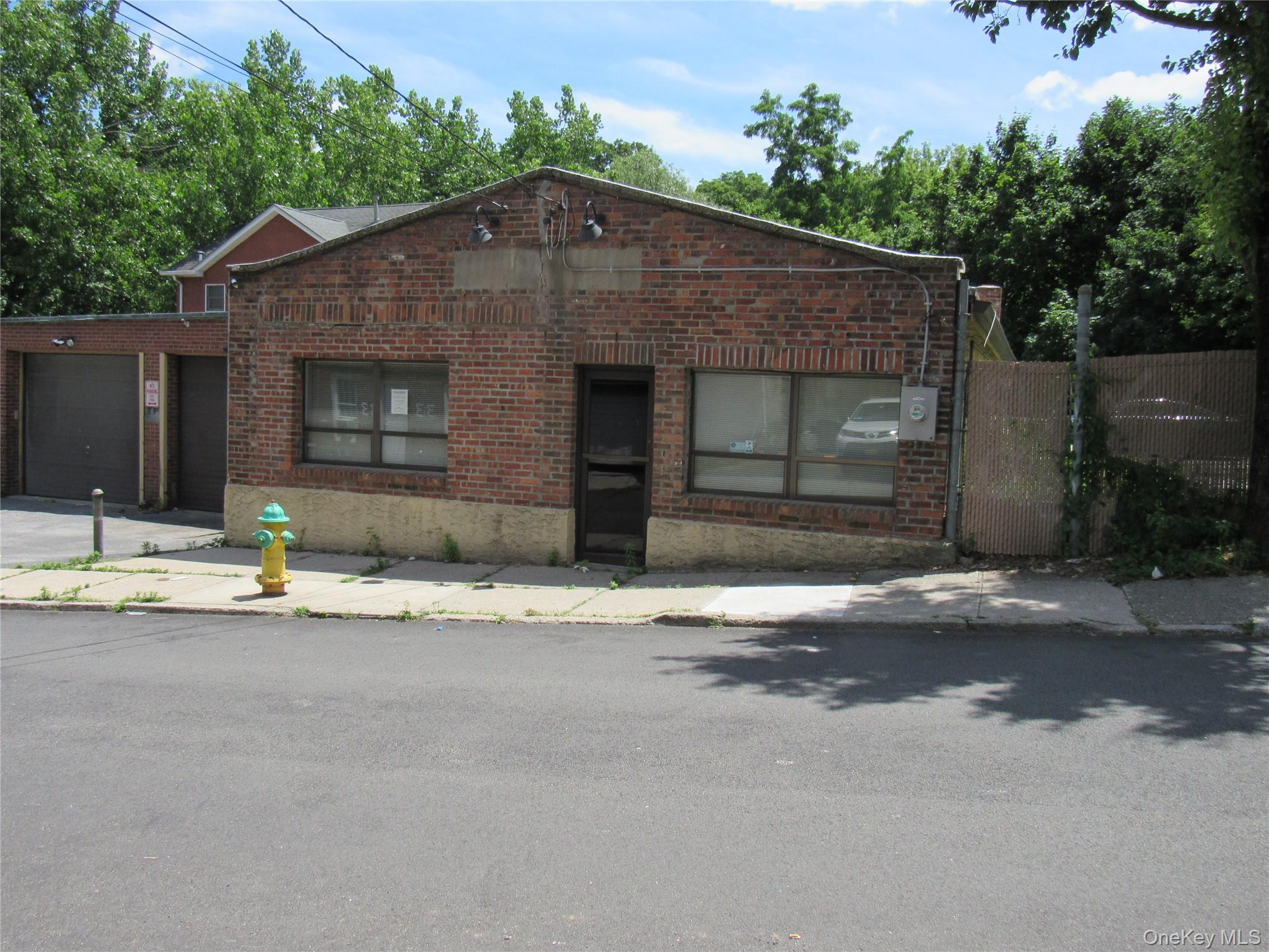 32 Aqueduct Street – For Rent
