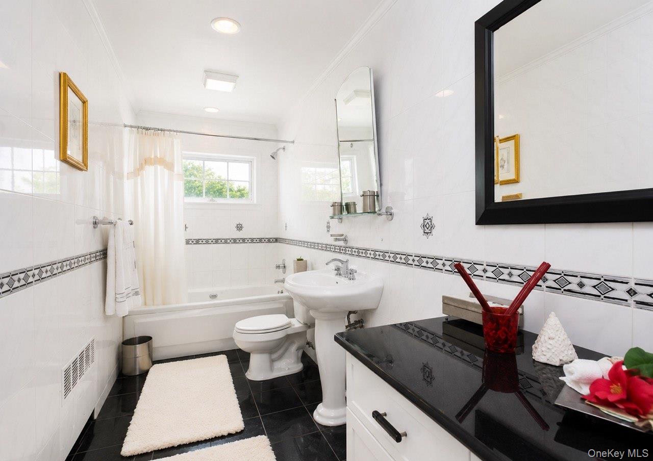 360 Terrace Avenue – For Sale photo 7