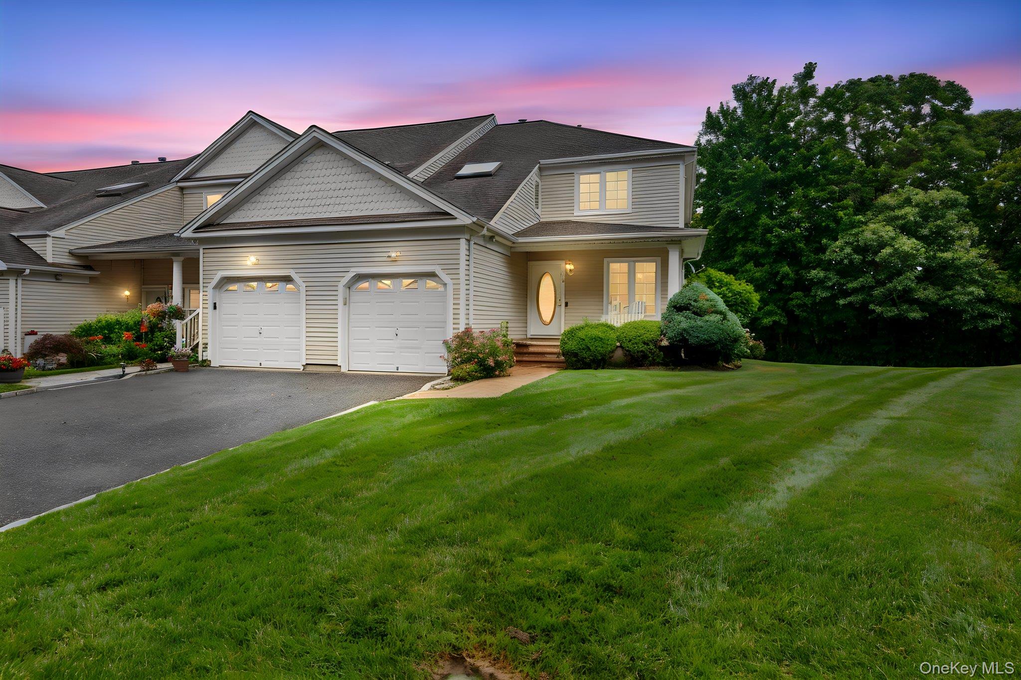 16 Lindbergh Circle – For Sale