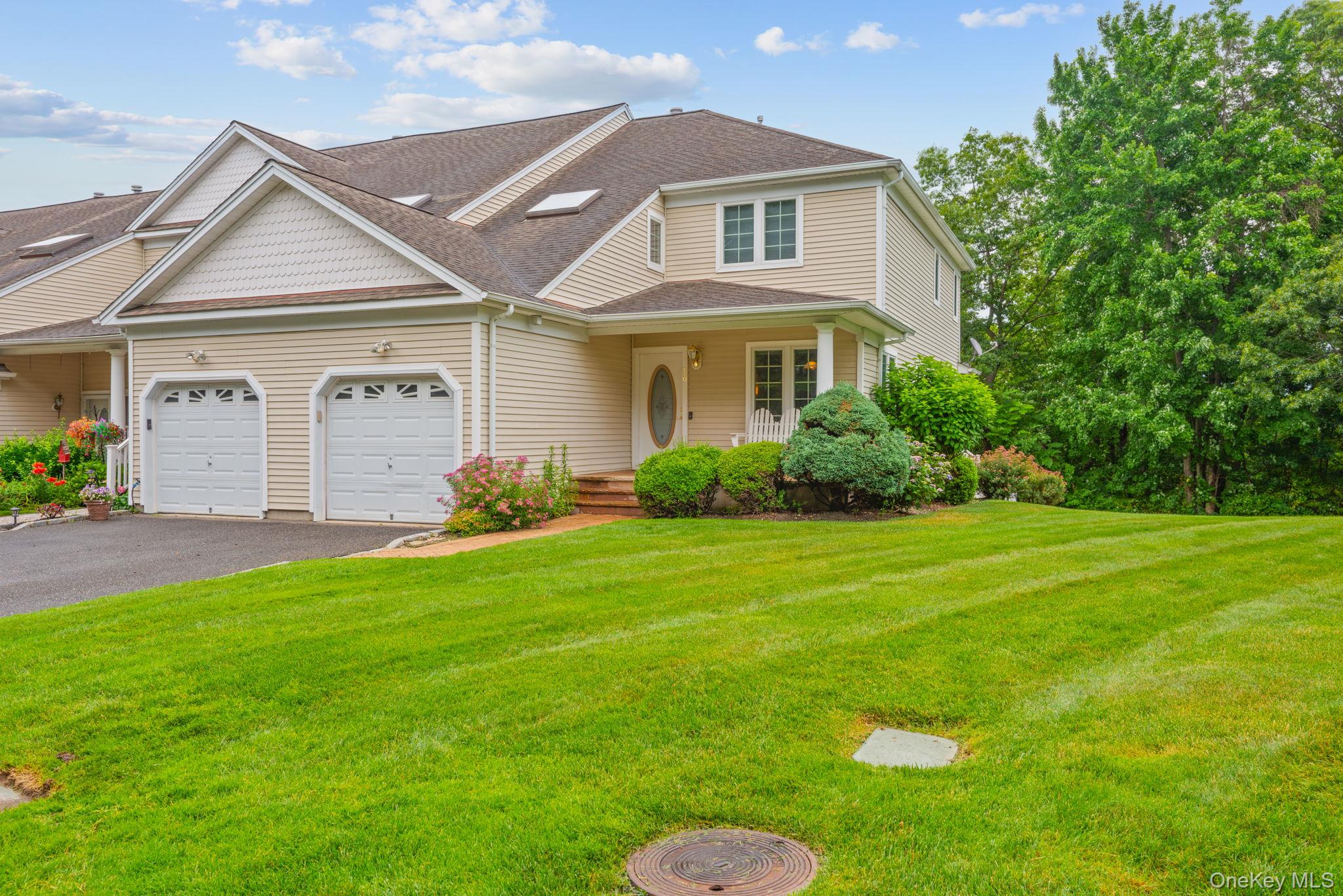 16 Lindbergh Circle – For Sale photo 3