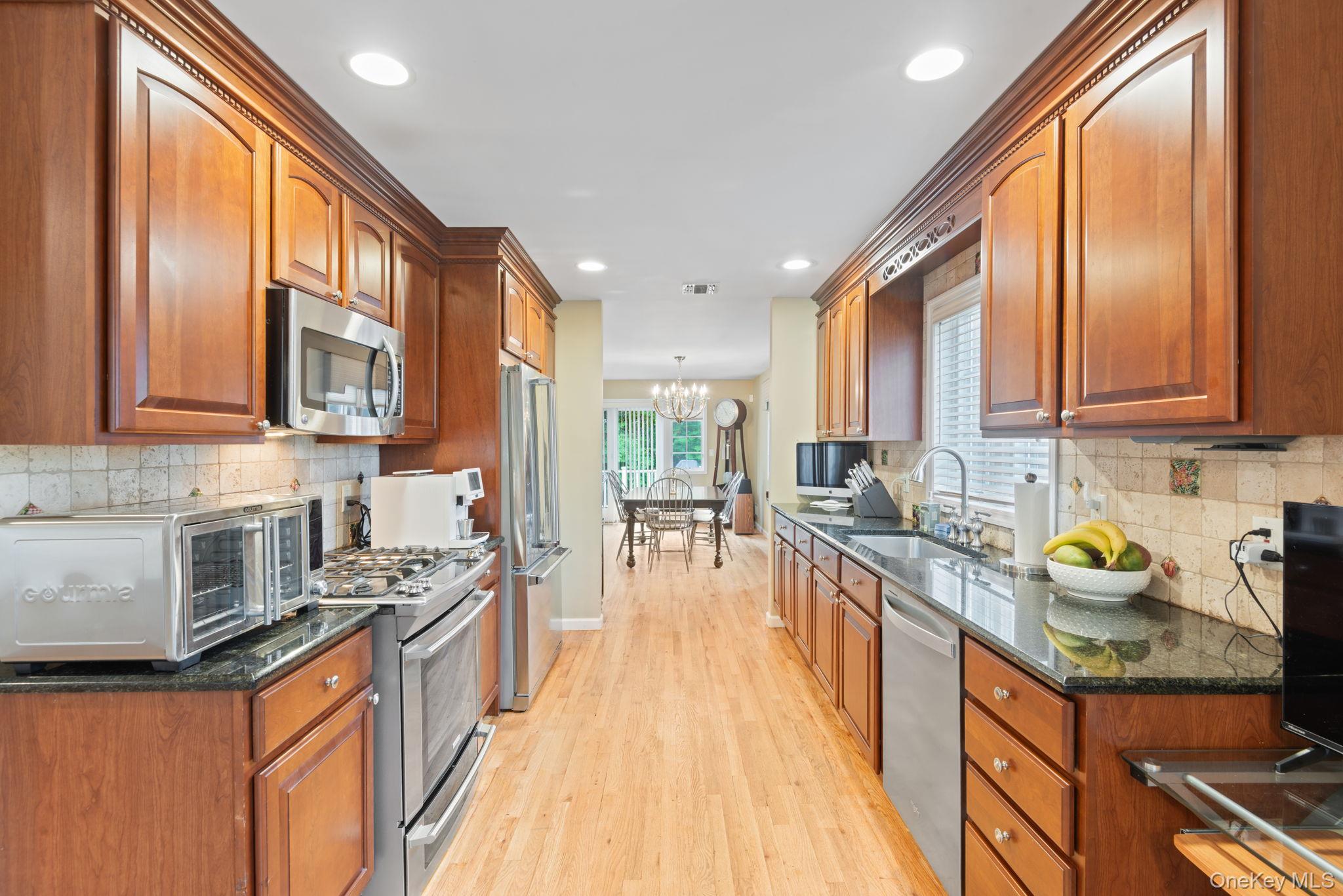16 Lindbergh Circle – For Sale photo 12