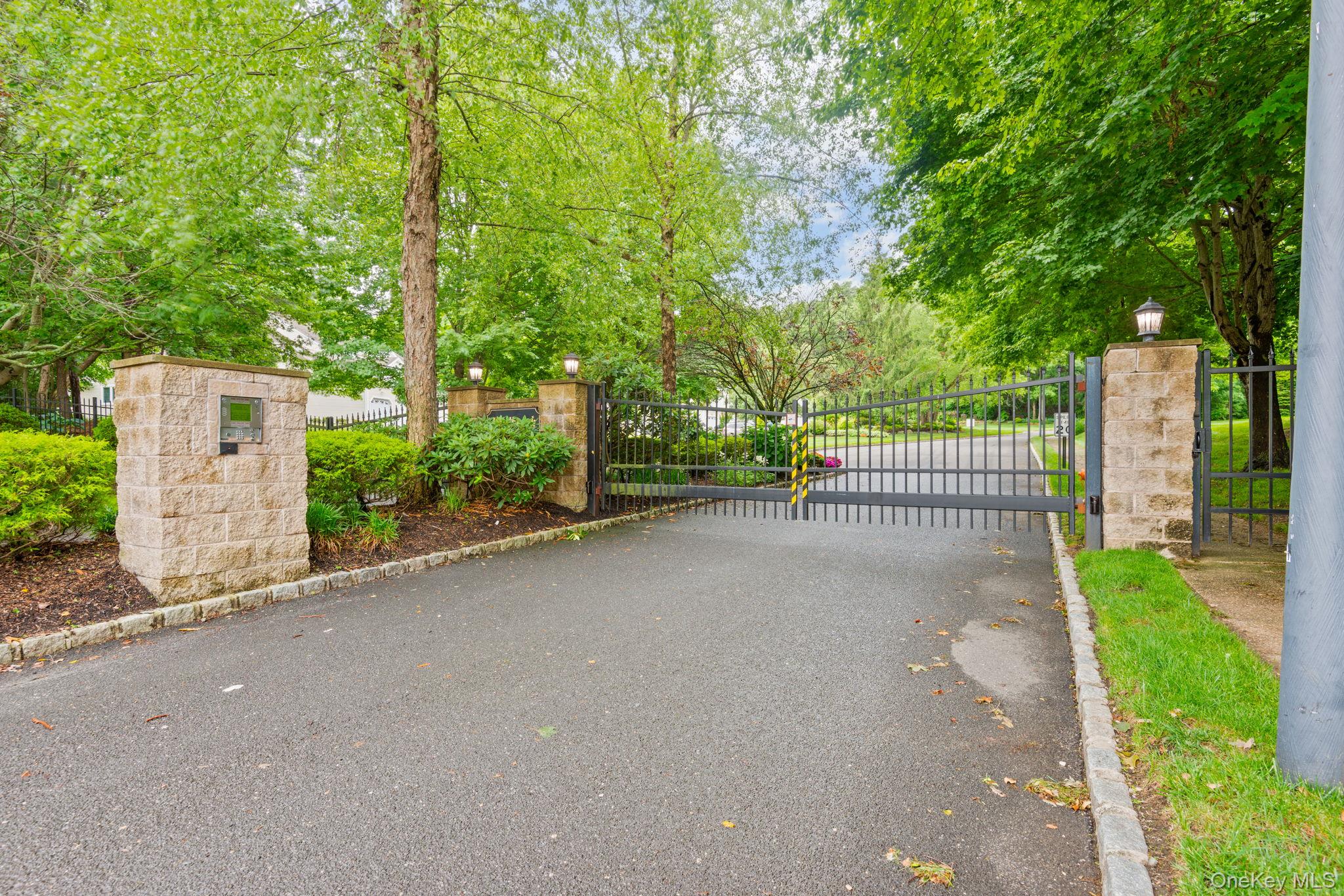 16 Lindbergh Circle – For Sale photo 27