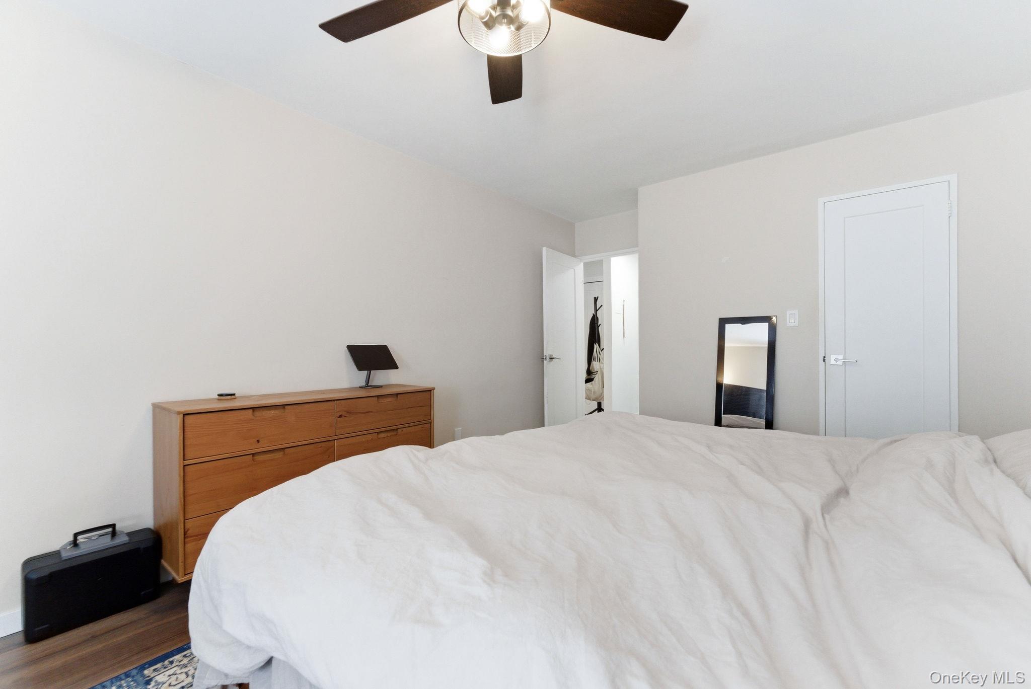 250 N Broadway, Unit 5B photo 16