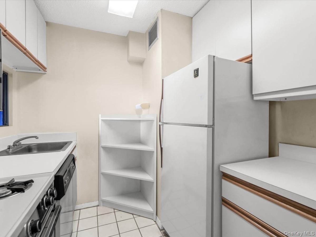 41-40 Union Street, Unit 8V photo 11
