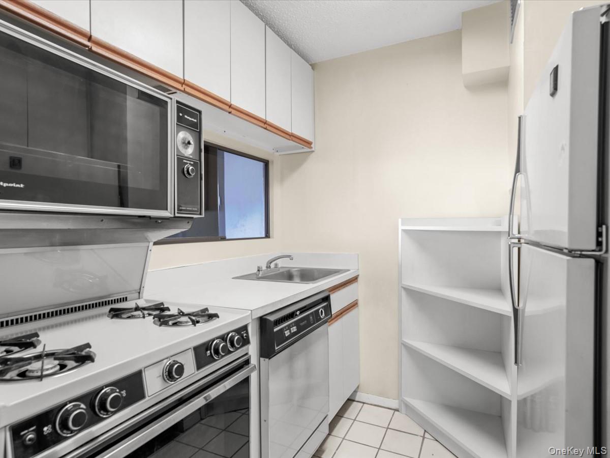 41-40 Union Street, Unit 8V photo 12