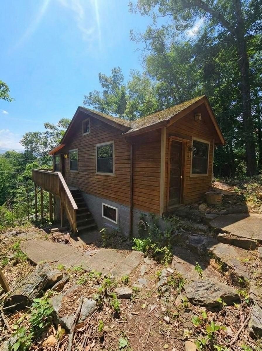 211 Brook Trail – For Sale photo 2