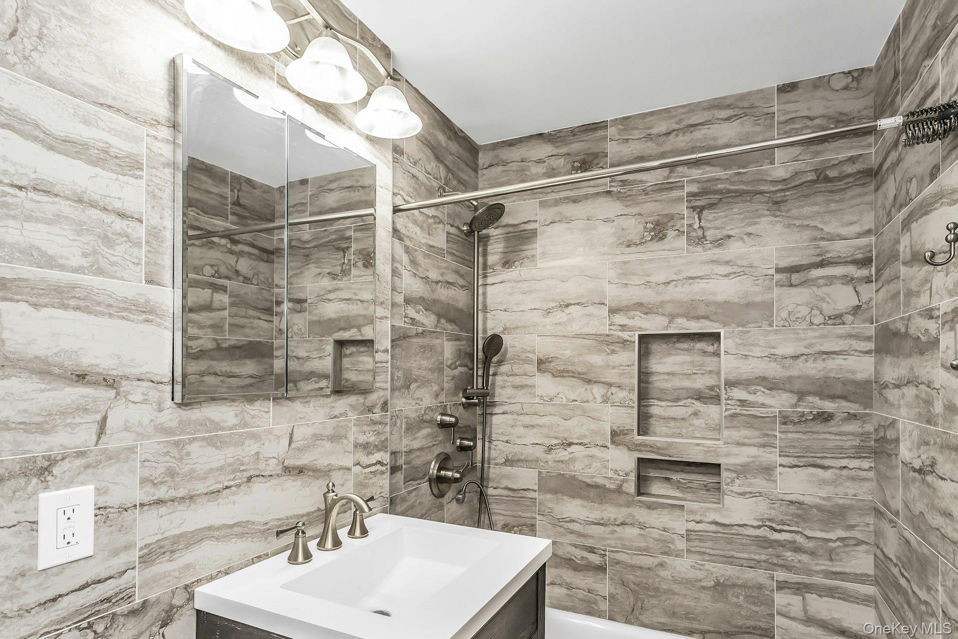 370 Broadway, Unit 4J photo 17