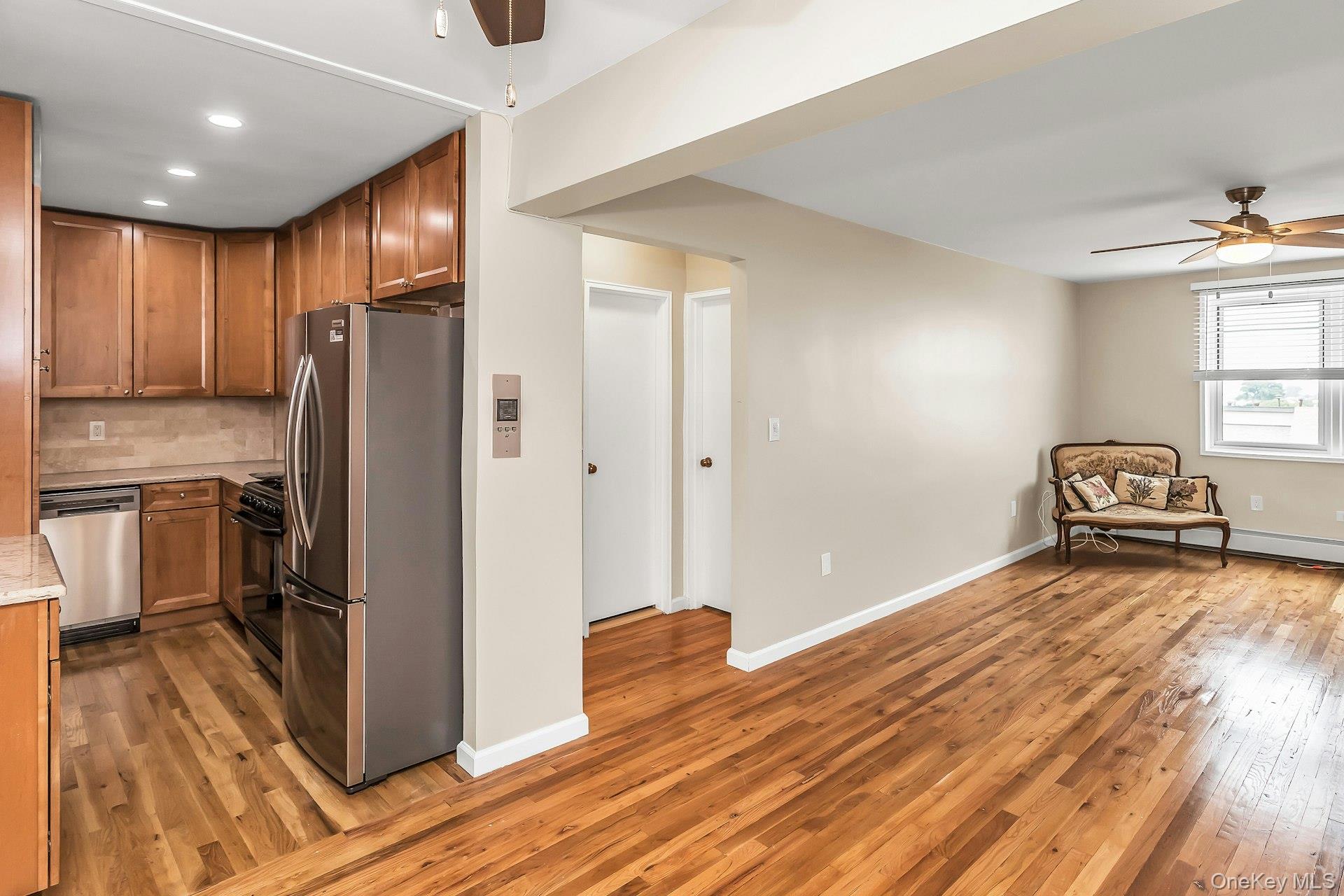370 Broadway, Unit 4J photo 6