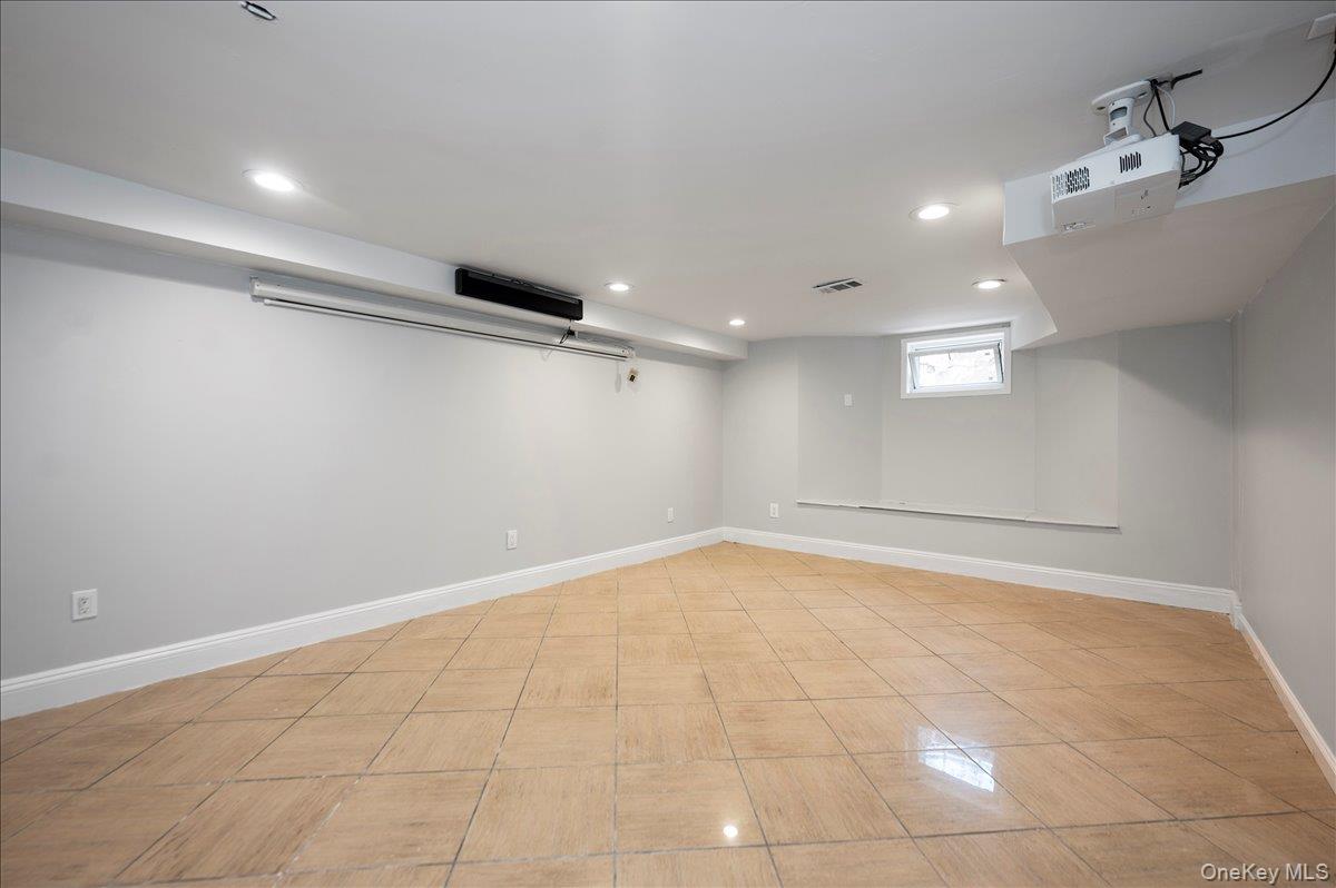 18 Pond Park Road – For Sale photo 25